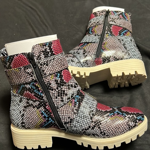 Over ankle high boots - Picture 5 of 7